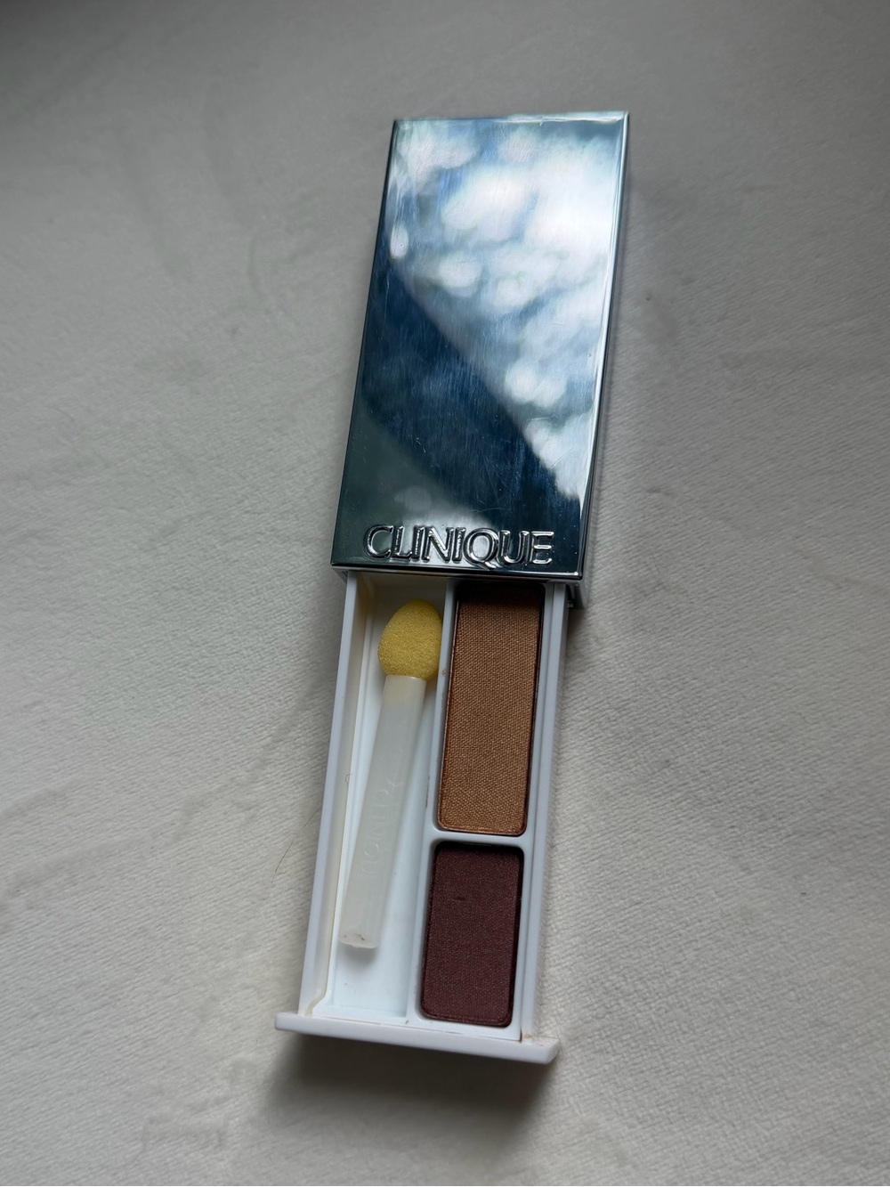 NWT Clinique Y2K Silver Eyeshadow Compact - 03 morning java
